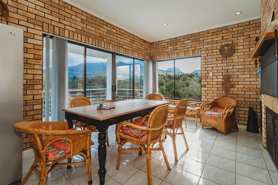 4 Bedroom Property for Sale in Bergsig Western Cape